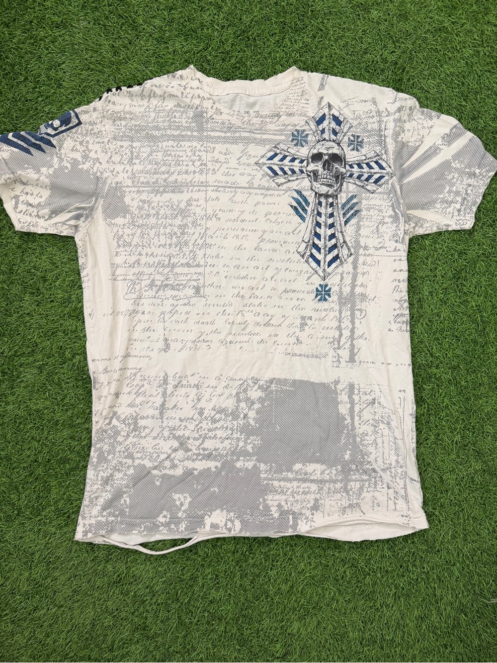 Affliction Short Sleeve Tee with Blue Skull Cross Graphic size Large
